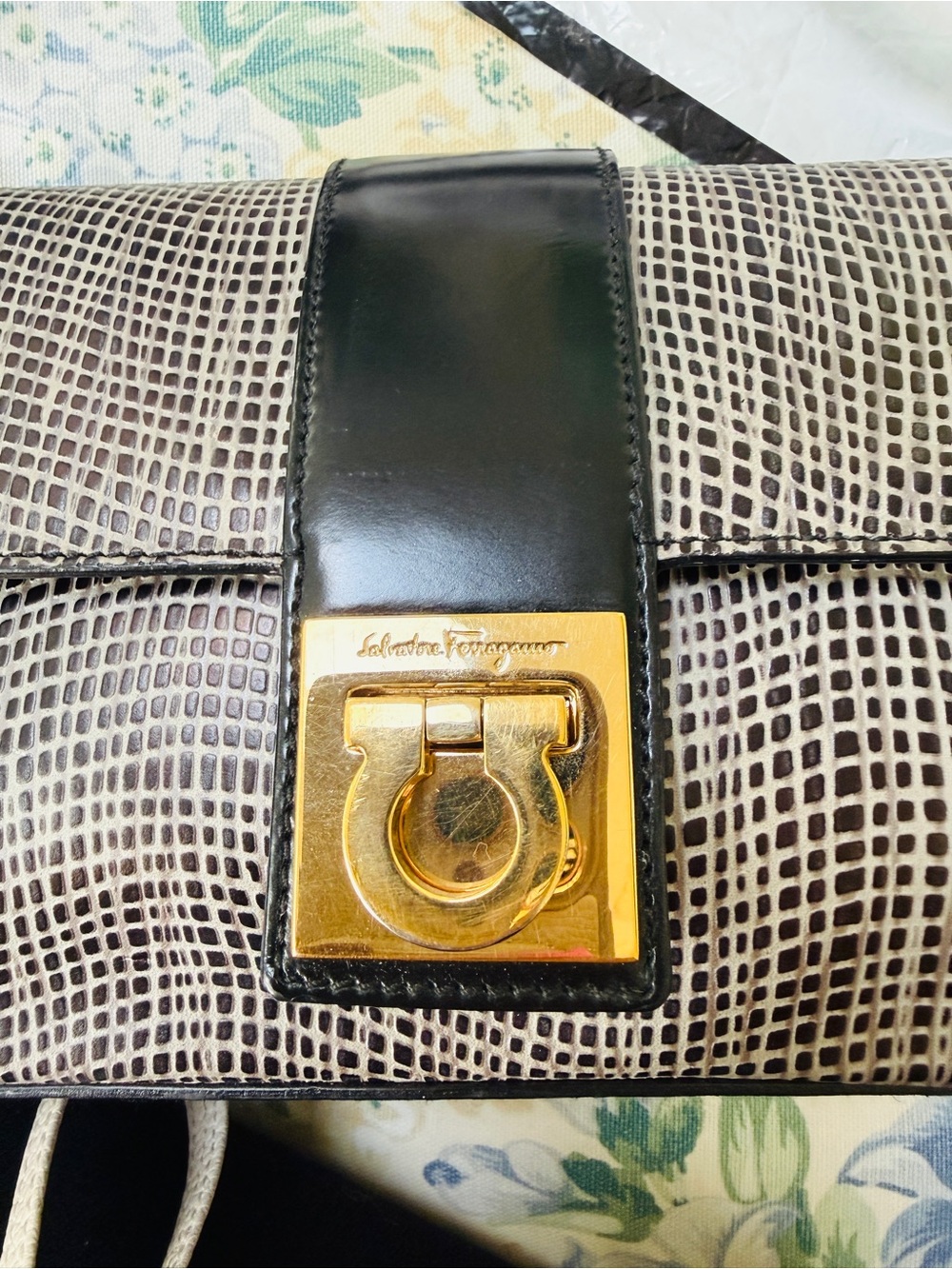 Salvatore Ferragamo Black and Gray Textured Shoulder Bag with Gold Tone Clasp - Picture 3 of 5